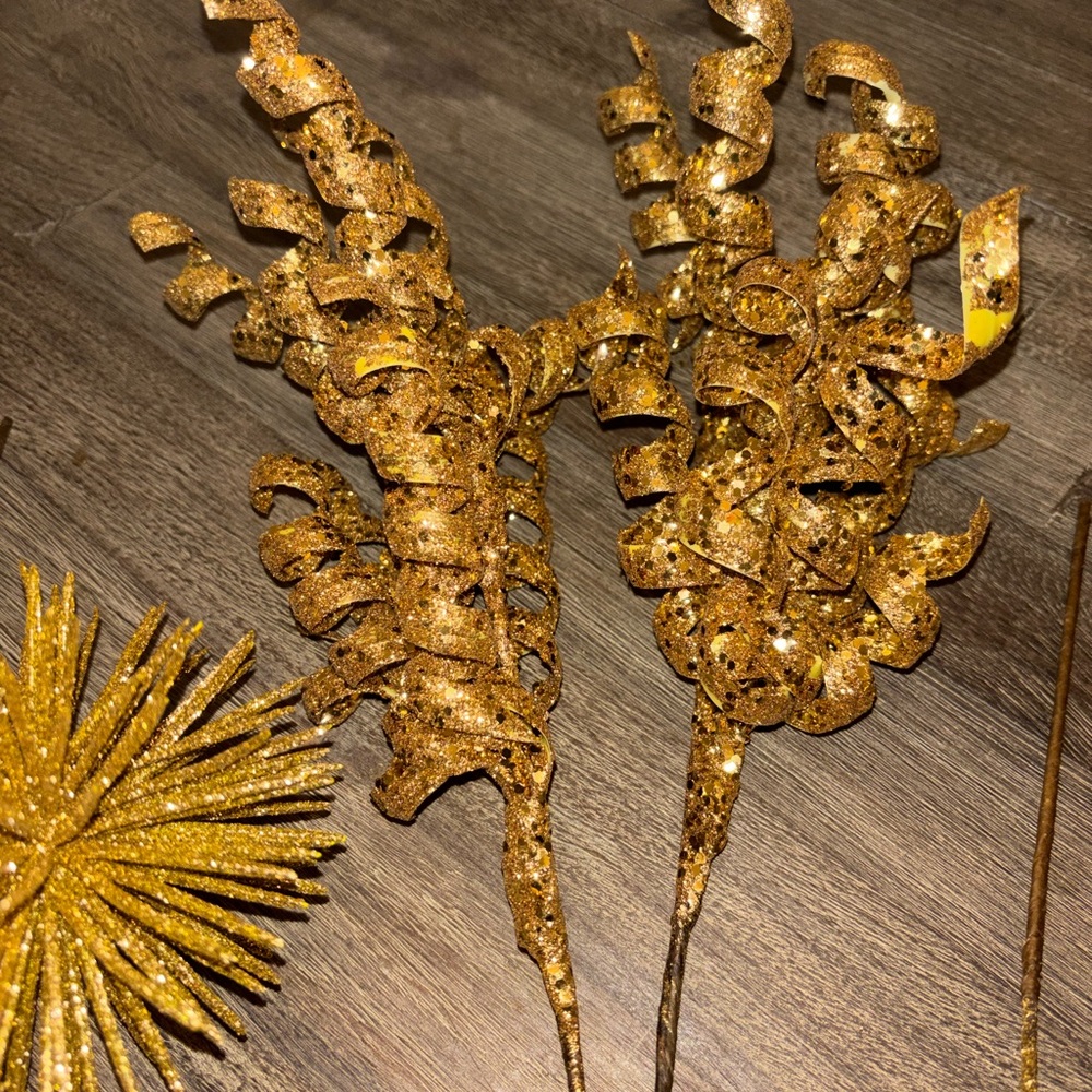 Glittery Gold Christmas Tree Picks - 6 pieces - Picture 3 of 4